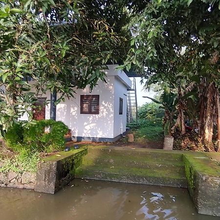 Valentine'S Rice Bowl Home Stay Alappuzha Eksteriør bilde