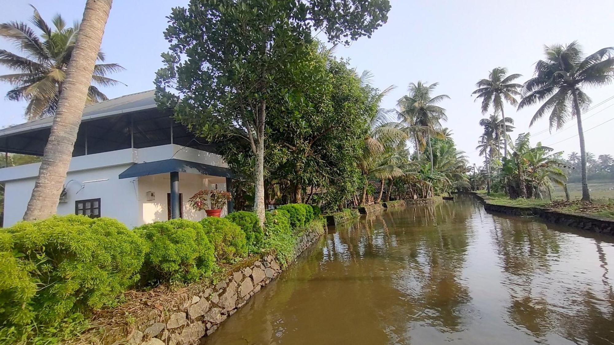 Valentine'S Rice Bowl Home Stay Alappuzha Eksteriør bilde