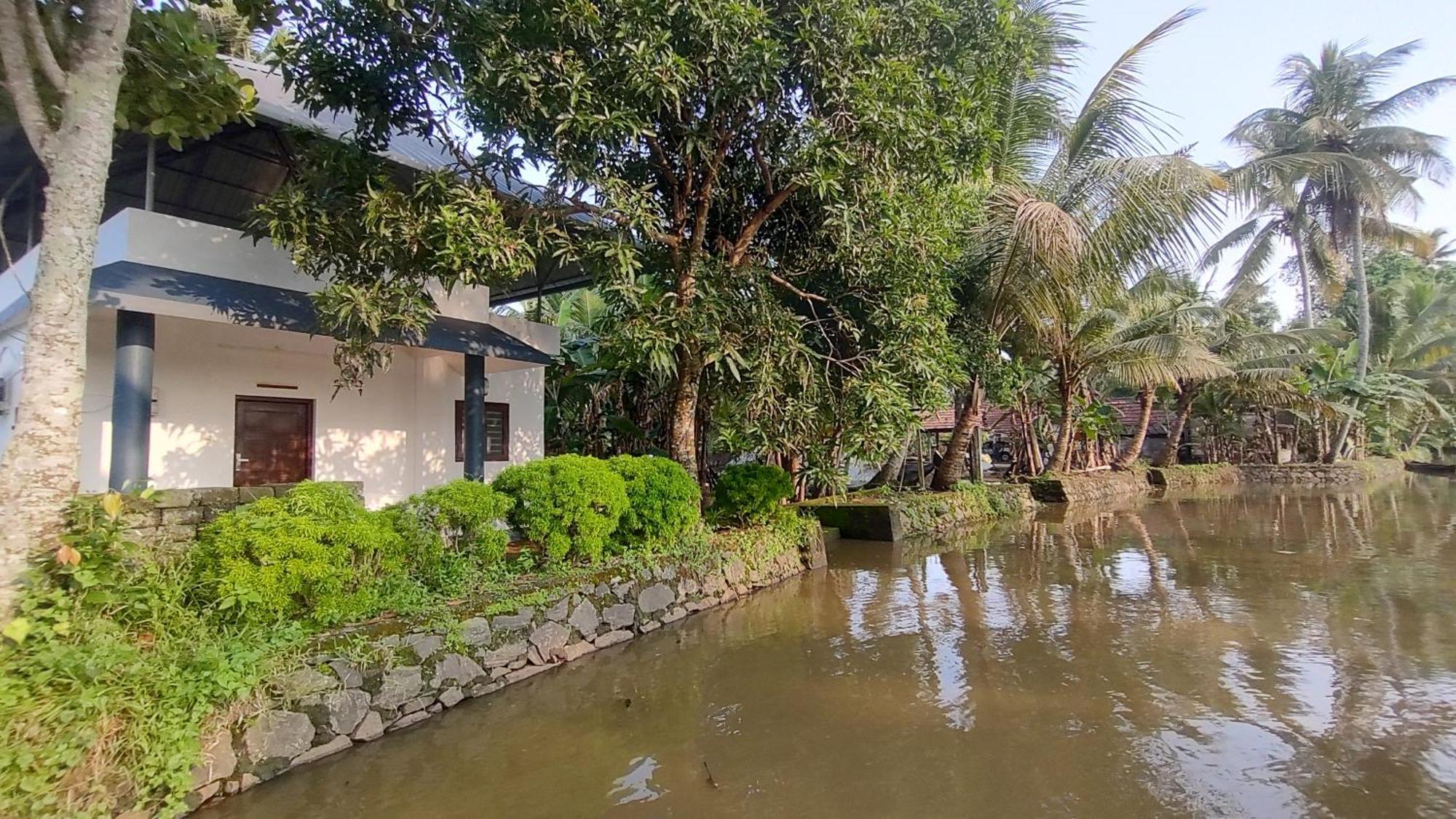 Valentine'S Rice Bowl Home Stay Alappuzha Eksteriør bilde